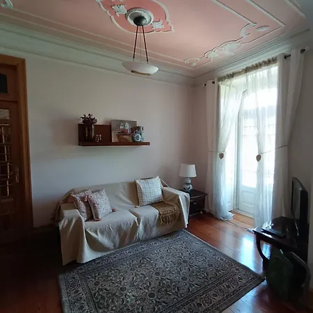 Appartamento In Centre Of Near Gulbenkien Garden Lisbona