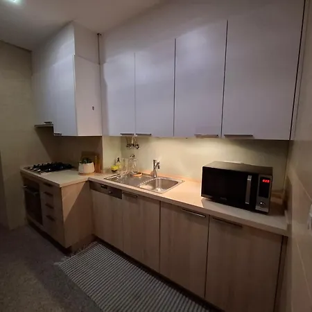 In Centre Of Near Gulbenkien Garden Appartamento Lisbona