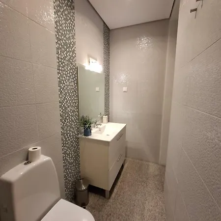 In Centre Of Near Gulbenkien Garden Lisbona