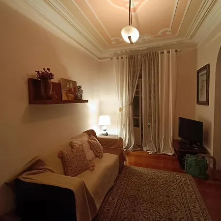 Apartamento In Centre Of Near Gulbenkien Garden Lisboa