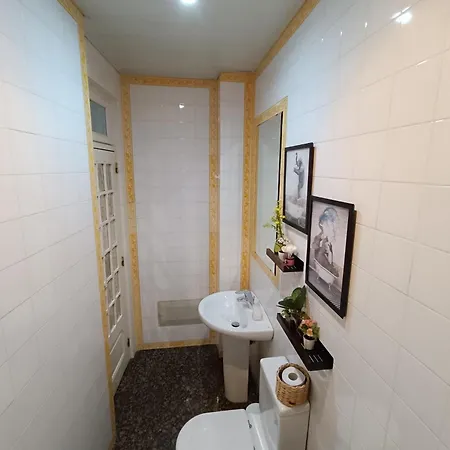 In Centre Of Near Gulbenkien Garden * Lisboa