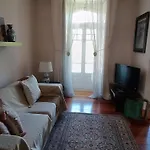 Appartement In Centre Of Near Gulbenkien Garden
