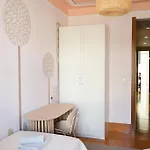 In Centre Of Near Gulbenkien Garden Appartement