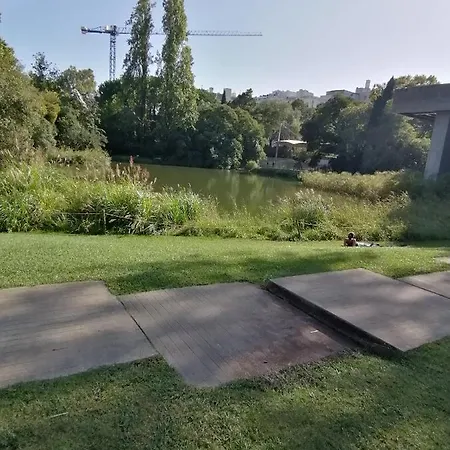 In Centre Of Near Gulbenkien Garden Apartment *