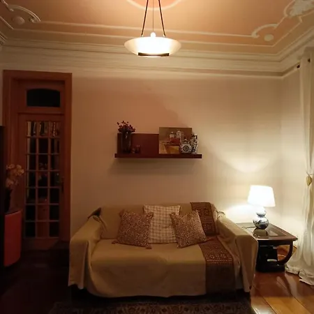 Apartment In Centre Of Near Gulbenkien Garden