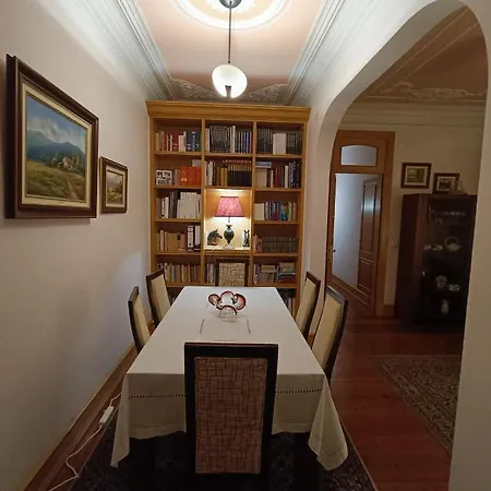 Apartment In Centre Of Near Gulbenkien Garden