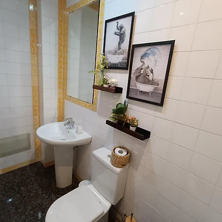 In Centre Of Near Gulbenkien Garden Apartment