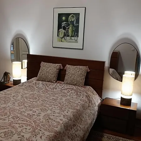 In Centre Of Near Gulbenkien Garden Apartment *