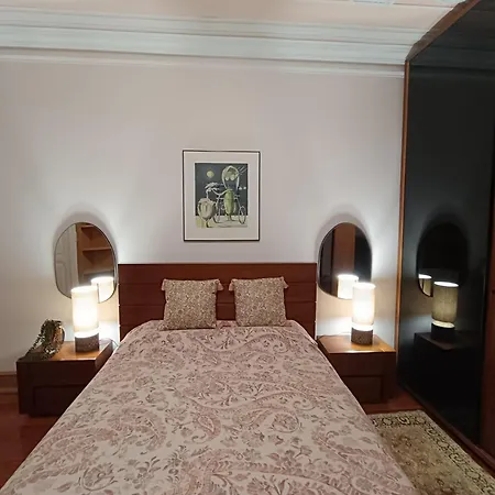 In Centre Of Near Gulbenkien Garden Apartment *