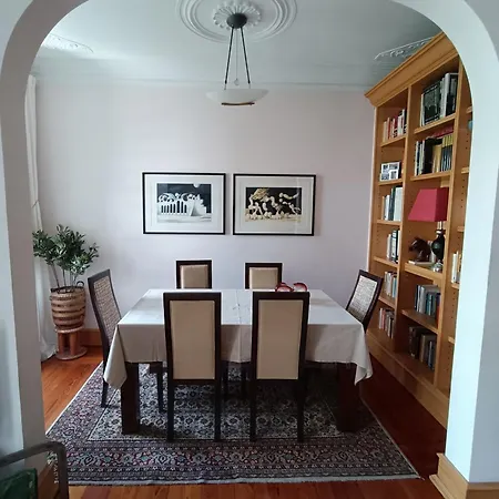 In Centre Of Near Gulbenkien Garden * Lisboa