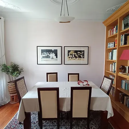 In Centre Of Near Gulbenkien Garden Apartment Lissabon